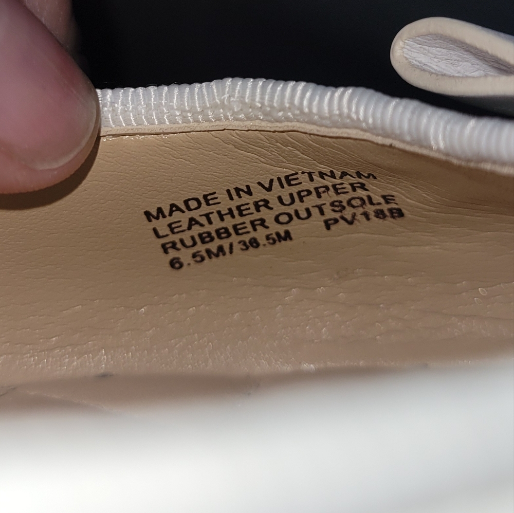 Michael Kors White Flats size 6.5 - Picture 2 of 9